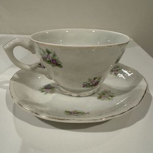 Vintage teacup and saucer from Grantcrest China